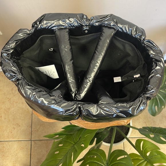 The Oh Kind puffer handbag - Picture 6 of 6